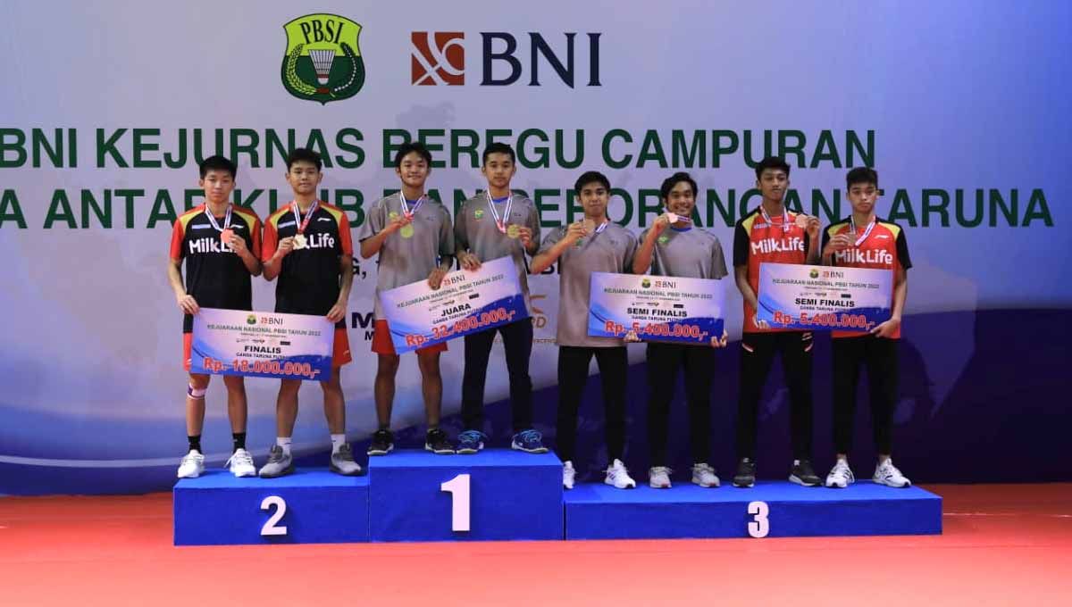 Muhammad Fadel Illyasa Duni/Yahya Raska Ananda Suprianto (DKI Jakarta), juara ganda putra taruna usai mengalahkan Michael Owen/Yuke Gamareza Radjasa (Jawa Tengah) di final Kejurnas PBSI 2022. (Foto: PBSI) Copyright: © PBSI