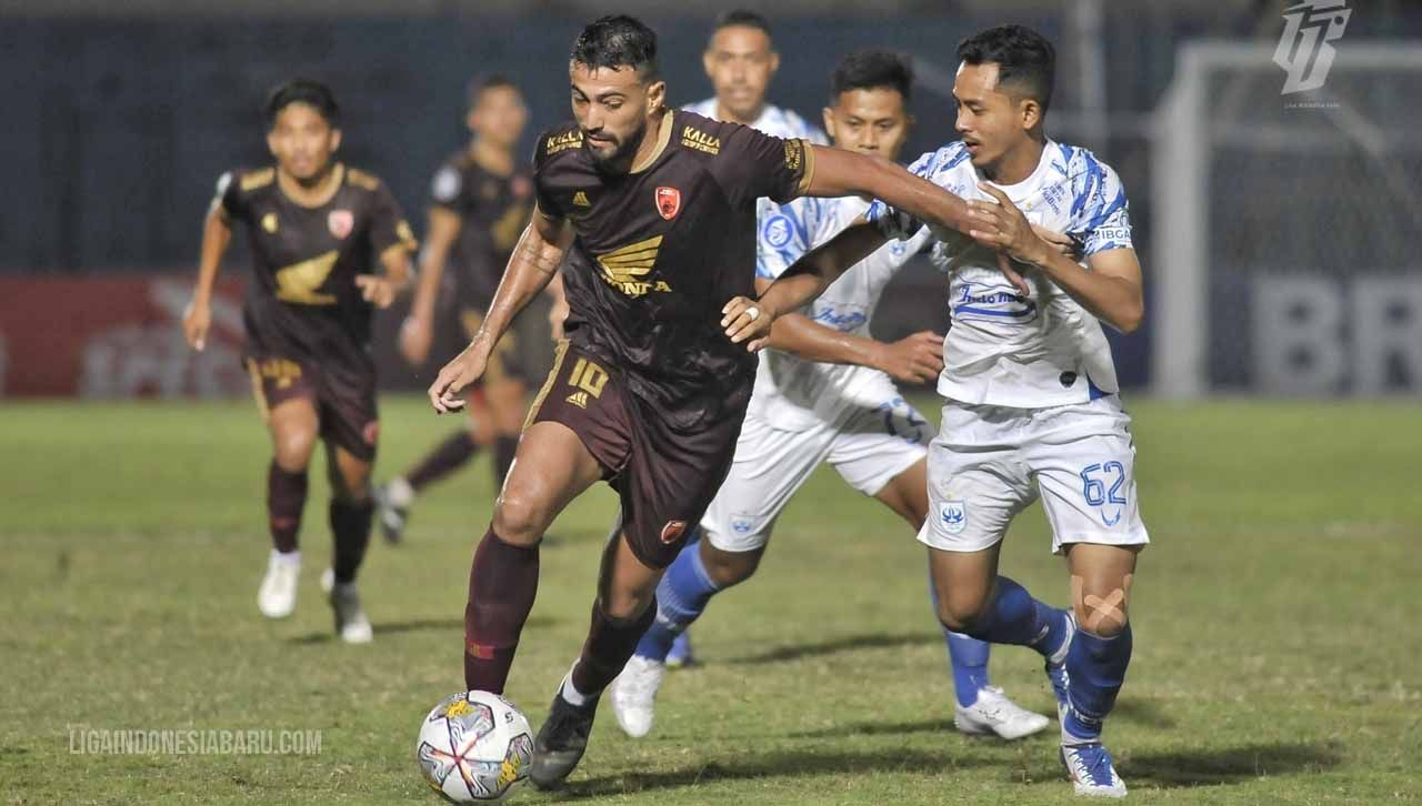 Laga BRI Liga 1 antara PSM Makassar vs PSIS Semarang di Stadion Sultan Agung, Bantul, Senin (19/12/22). (Foto: ligaindonesiabaru.com) Copyright: © ligaindonesiabaru.com