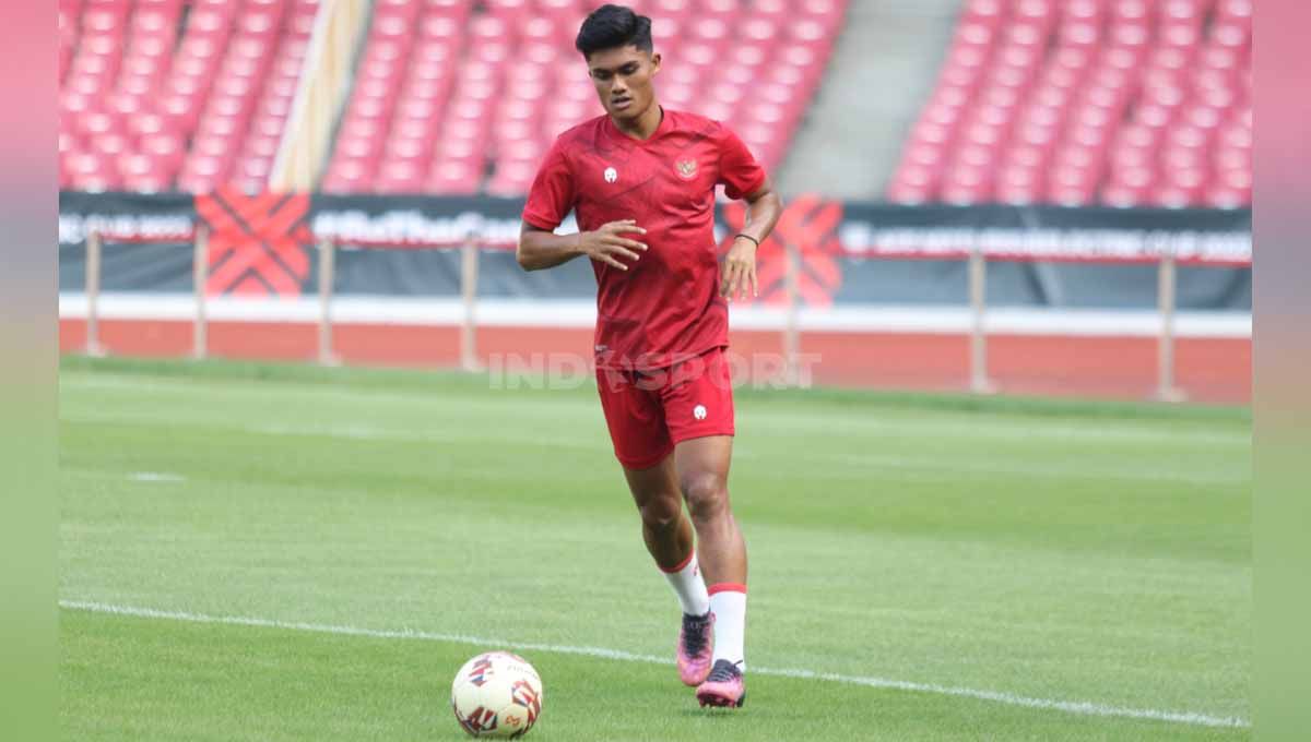 Ramadhan Sananta saat latihan jelang laga Piala AFF 2022 melawan Kamboja di Stadion GBK, Selasa (20/12/22). Copyright: © Herry Ibrahim/INDOSPORT