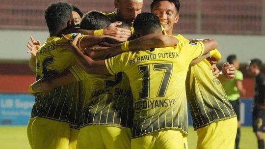 Laga BRI Liga 1 antara Barito Putera vs Bhayangkara FC di Stadion Maguwoharjo, Yogyakarta, Selasa (20/12/22). (Foto: Instagram@psbaritoputeraofficial) Copyright: © Instagram@psbaritoputeraofficial
