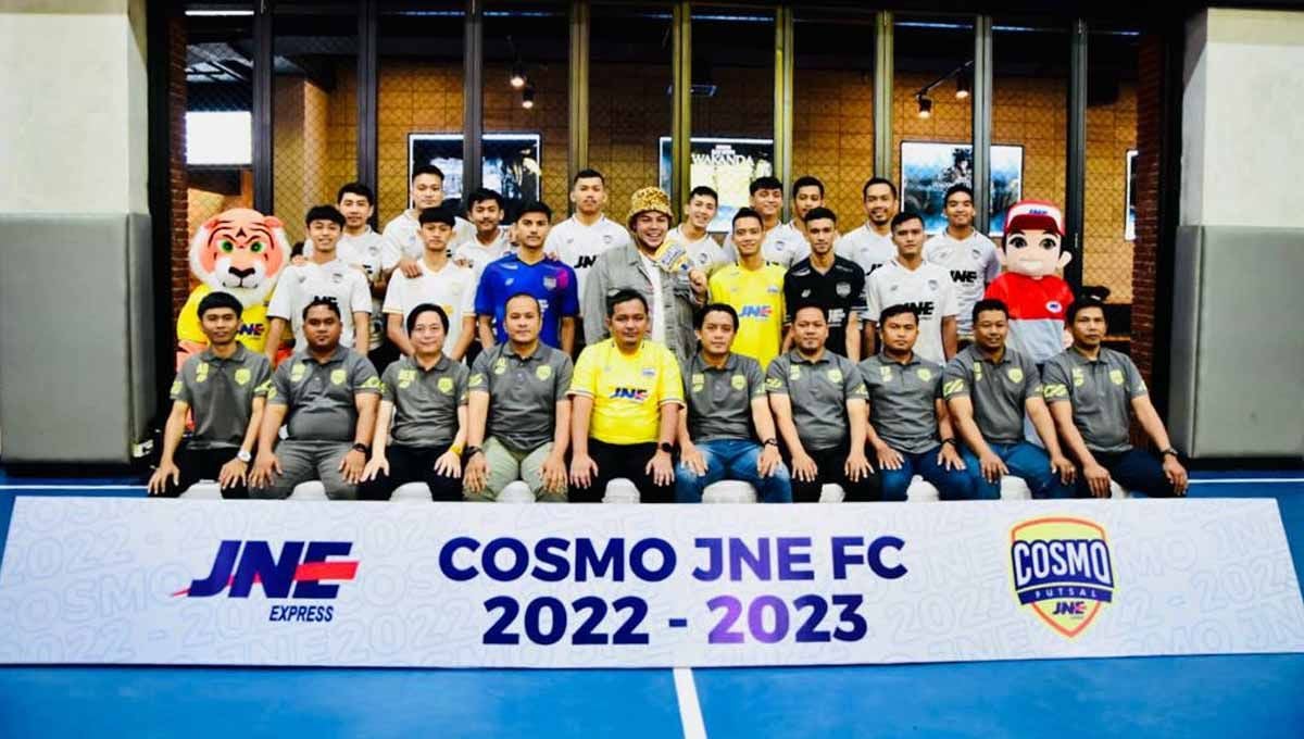 Perkenalan pemain dan maskot Cosmo JNE FC bernama MARS, jelang Liga Futsal Indonesia 2022/2023. (Foto: Media officer Cosmo JNE FC) Copyright: © Media officer Cosmo JNE FC
