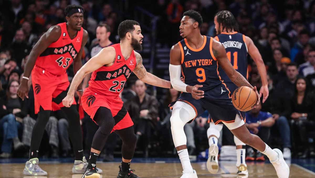 National Basketball Association (NBA) telah memasuki musim ke-77. Namun, rasanya kurang lengkap jika banyak istilah yang terlewatkan. Berikut istilah-istilah dalam bola basket yang perlu diketahui. (Foto: REUTERS/Wendell Cruz) Copyright: © REUTERS/Wendell Cruz