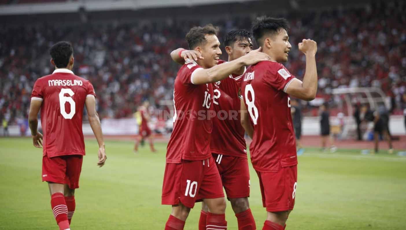 Selebrasi para pemain Timnas Indonesia merayakan gol ke gawang Kamboja laga Piala AFF 2022 di Stadion Gelora Bung Karno, Jumat (23/12/22). Copyright: © Herry Ibrahim/INDOSPORT