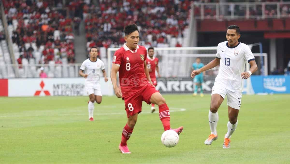 Pelatih Timnas Indonesia, Shin Tae-yong, menyesalkan keputusan perihal pembatasan jumlah penonton yang hadir di Stadion Utama GBK, untuk menyaksikan Piala AFF 2022. Copyright: © Herry Ibrahim/INDOSPORT