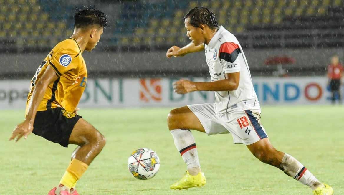 Pertandingan antara Bhayangkara FC vs Arema FC pada laga BRI Liga 1 di Stadion Manahan, Surakarta, Jumat (23/12/22). (Foto: MO Arema FC) Copyright: © MO Arema FC