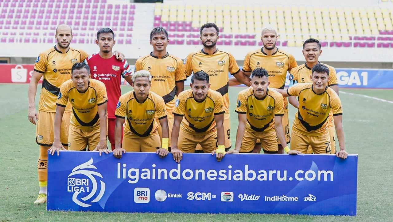 Skuat Dewa United pada laga Dewa United vs Persebaya Surabaya di Stadion Manahan, Surakarta, Sabtu (24/12/22). (Foto: Dewa United) Copyright: © Dewa United