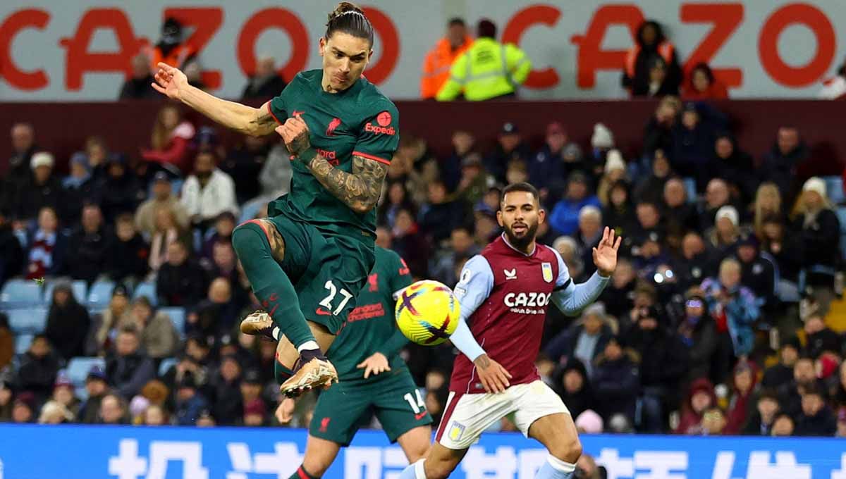 Darwin Nunez di laga Aston Villa vs Liverpool. Foto: REUTERS/Carl Recine. Copyright: © REUTERS/Carl Recine