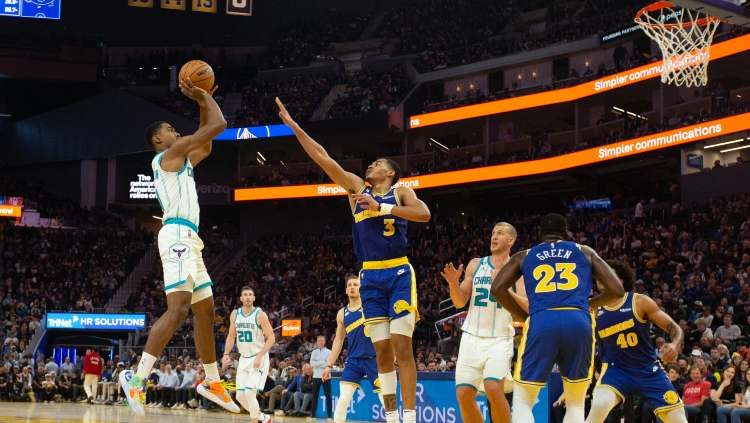 Laga Golden State Warriors vs Charlotte Hornets dalam lanjutan NBA 2022/2023. Copyright: © Reuters/D. Ross Cameron-USA TODAY Sports