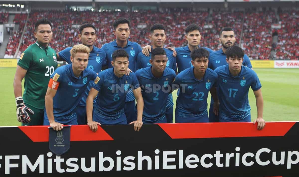 Jelang tampil di Piala Asia 2023, Timnas Thailand bakal lakoni pertandingan uji coba melawan sejumlah tim besar Eropa pada FIFA Matchday nanti. Copyright: © Herry Ibrahim/INDOSPORT