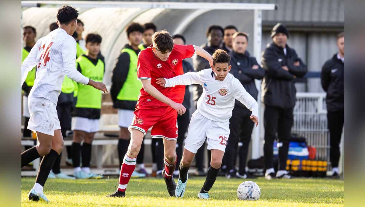 Younes Ibrahim, eks pemain Akademi Chelsea yang bergabung di skuat Garuda Select 5. (Foto: Pers Garuda Select/Mola TV) Copyright: © Pers Garuda Select/Mola TV