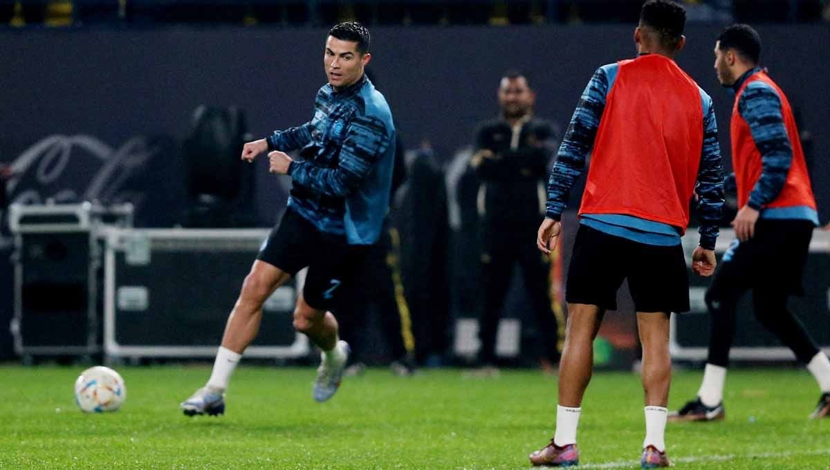 Cristiano Ronaldo dikabarkan sudah tersedia untuk menghadapi Lionel Messi dalam laga uji coba antara Al-Nassr vs Paris Saint-Germain (PSG). (Foto: REUTERS/Ahmed Yosri) Copyright: © REUTERS/Ahmed Yosri