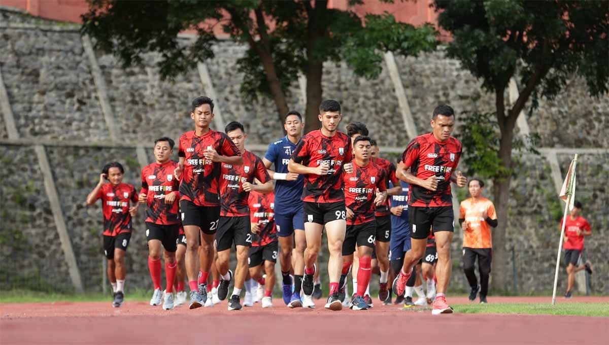 Latihan Persis Solo sebagai persiapan jelang putaran kedua Liga 1 2022-2023. Copyright: © Persis Solo