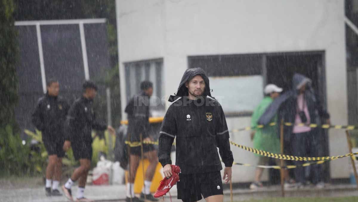 Latihan Timnas Indonesia sebagai persiapan melawan Vietnam pada babak semifinal Piala AFF 2022 di Lapangan A Senayan, Rabu (04/01/23). Copyright: © Herry Ibrahim/INDOSPORT