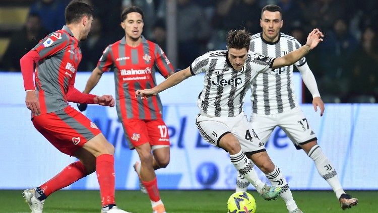 Aksi Nicolo Fagioli di laga Cremonese vs Juventus (05/01/23). (Foto: REUTERS/Jennifer Lorenzini) Copyright: © REUTERS/Jennifer Lorenzini