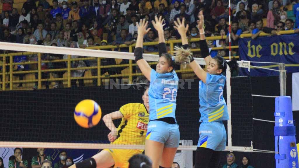 Pertandingan-pertandingan seru turnamen voli PLN Mobile Proliga 2023 dapat ditonton secara langsung via link live streaming Vidio. Copyright: © Arif Rahman/INDOSPORT