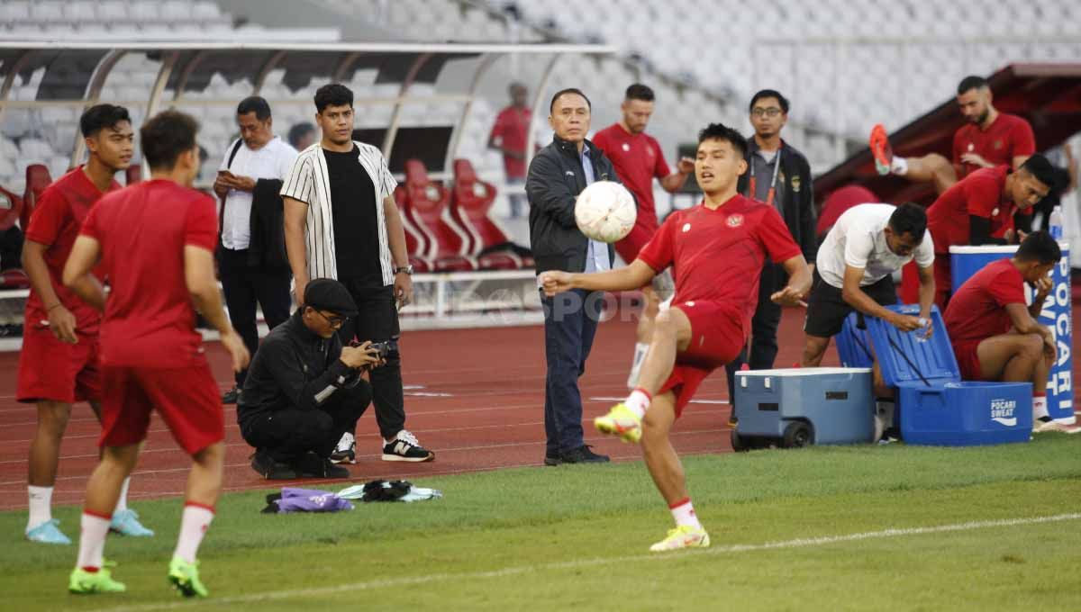 Official training Timnas Indonesia jelang laga babak semifinal Piala AFF 2022 melawan Vietnam di stadion GBK, Kamis (05/01/23). Copyright: © Herry Ibrahim/INDOSPORT