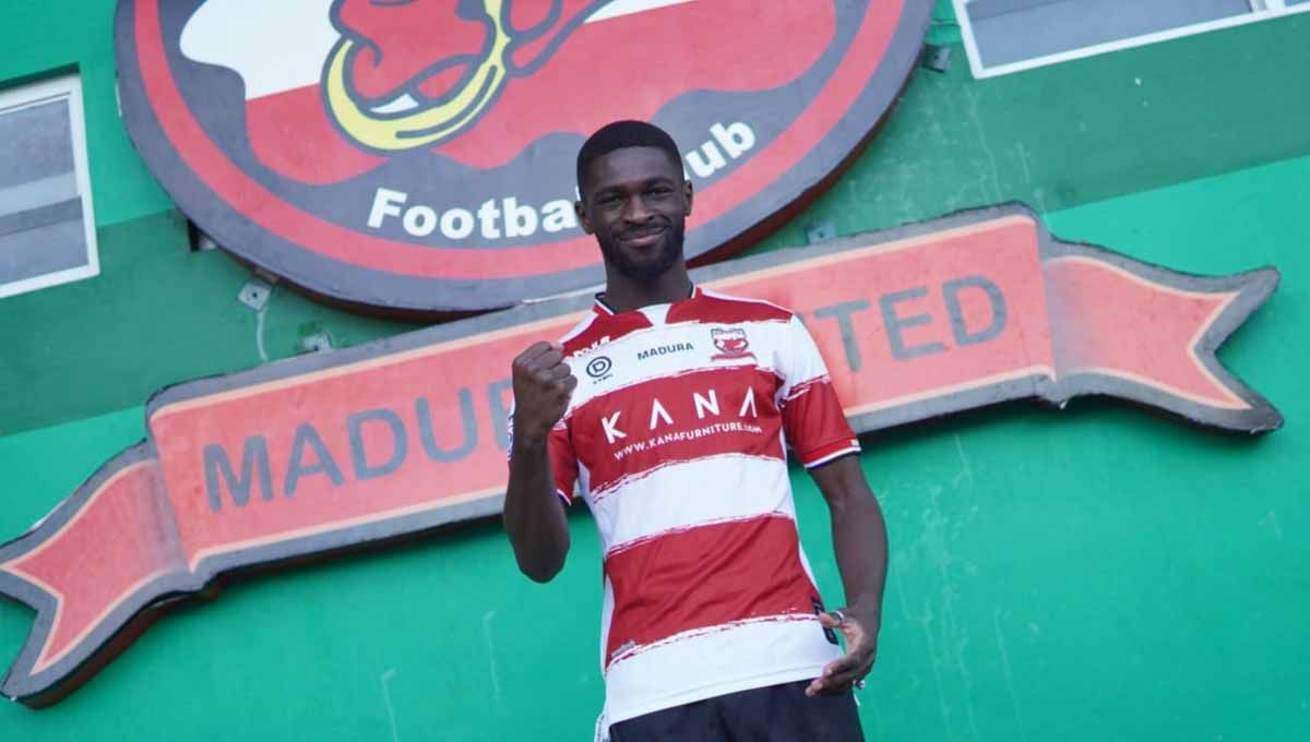 Striker asal Australia, Kwabena Appiah-Kubi. Copyright: © MO Madura United