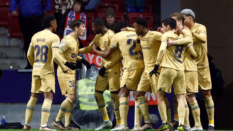 Selebrasi para pemain Barcelona usai menjebol gawang Atletico Madrid di lanjutan Liga Spanyol 2022/23 (09/01/23). (Foto: REUTERS/Juan Medina) Copyright: © REUTERS/Juan Medina