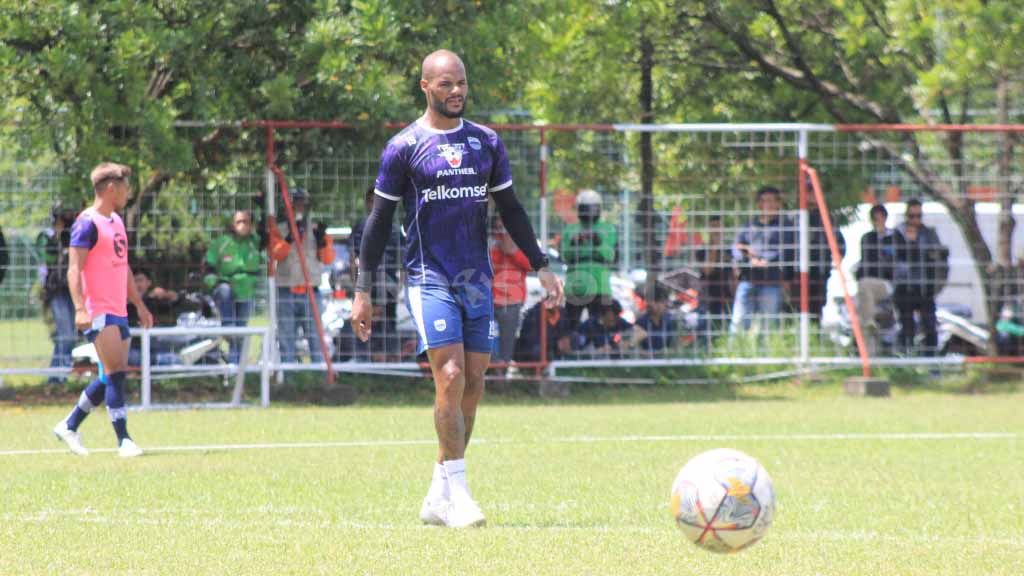 Striker Persib, David da Silva ingin melanjutkan tren tak terkalahkan timnya dalam 14 laga terakhir saat hadapi Bali United di pekan 23 Liga 1 22/23. Copyright: © Arif Rahman/INDOSPORT