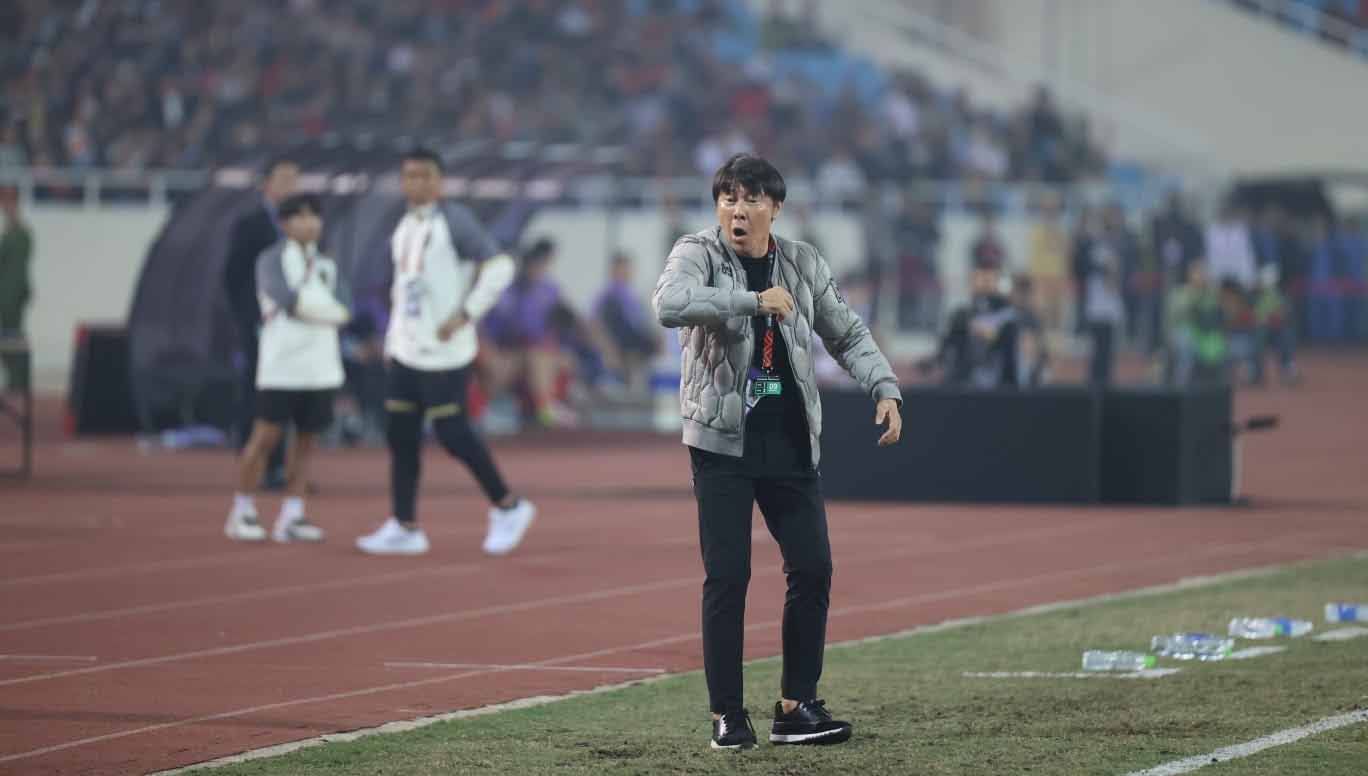 Pelatih Timnas Indonesia, Shin Tae-yong, mudik ke Korea Selatan dan mendonasikan sebagian pendapatannya di kampung halamannya. Copyright: © PSSI