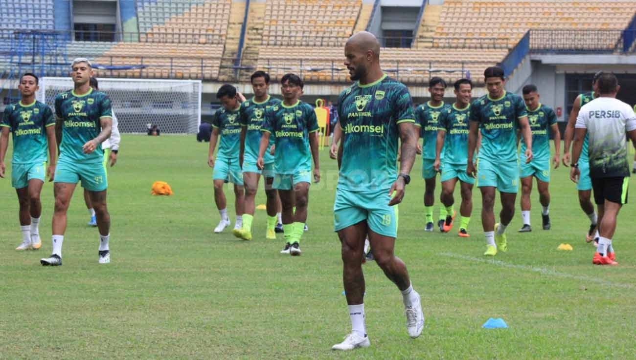 Striker Persib, David da Silva, saat Official Training di Stadion GBLA, Selasa (10/01/23), jelang laga tunda pekan ke-11 Liga 1 2022-2023 menghadapi Persija Jakarta. Copyright: © Arif Rahman/INDOSPORT