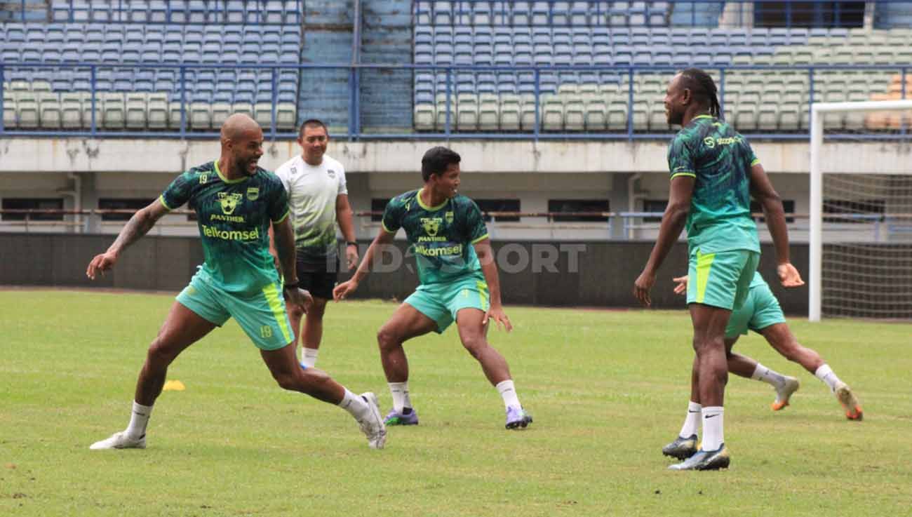 Bayu Mohammad Fiqri saat Official Training di Stadion GBLA, Selasa (10/01/23), jelang laga tunda pekan ke-11 Liga 1 2022-2023 menghadapi Persija Jakarta. Copyright: © Arif Rahman/INDOSPORT