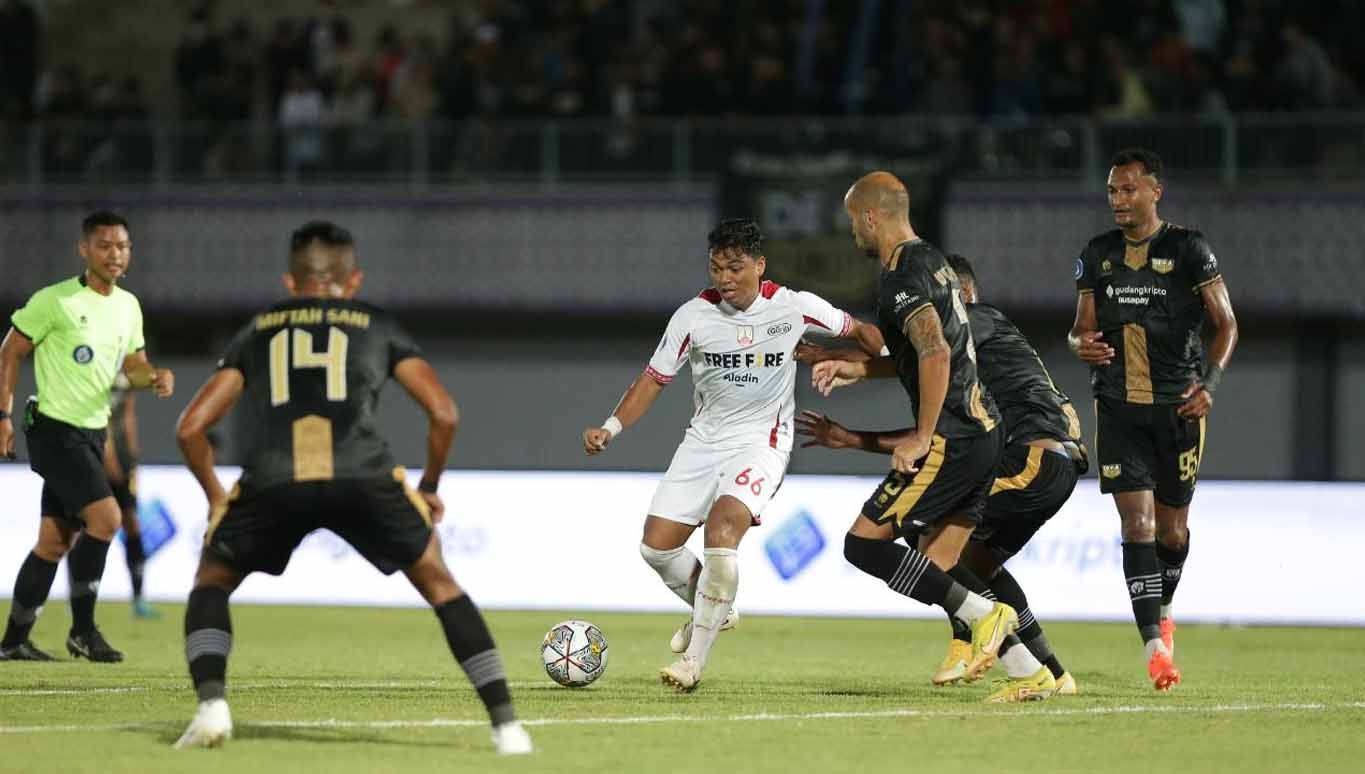 Pertandingan antara Dewa United vs Persis Solo pada laga BRI Liga 1 musim 2022/2023 di Indomilk Arena, Tangerang, Sabtu (14/01/23). (Foto: Persis Solo) Copyright: © Persis Solo
