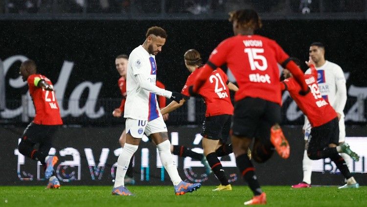 Hasil Liga Prancis antara Rennes vs Paris Saint-Germain (PSG) sajikan Les Parisiens yang tumbang setelah gagal membuat banyak peluang. Copyright: © REUTERS/Stephane Mahe