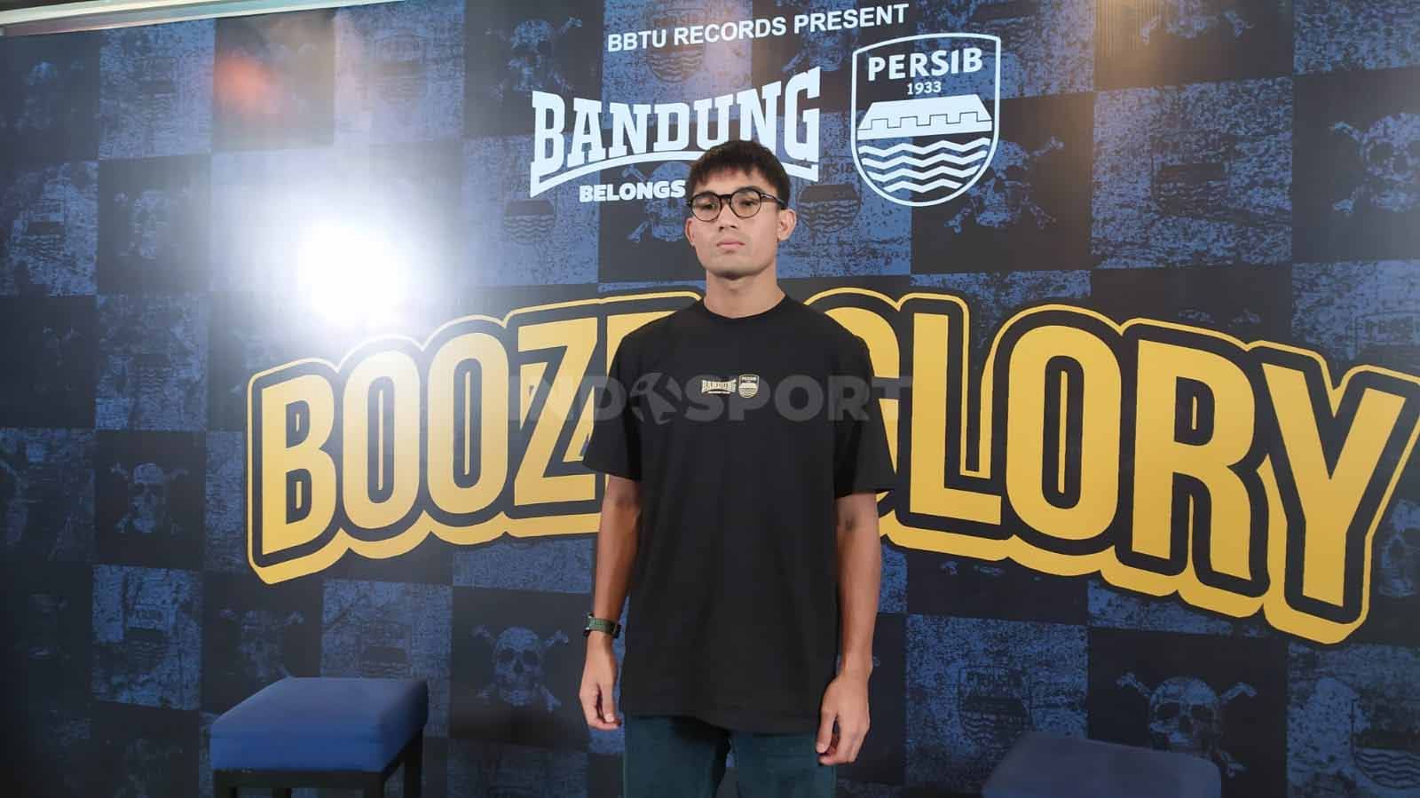 Bek Persib, Zalnando di Graha Persib, Jalan Sulanjana, Kota Bandung, Selasa (17/01/23). Copyright: © Arif Rahman/INDOSPORT