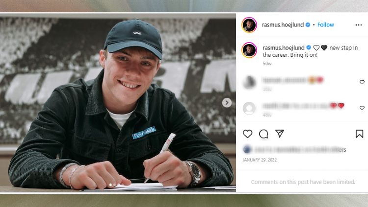 Manchester United dikabarkan telah mendapat lampu hijau dalam mencari striker baru, menyusul pengakuan bintang Denmark, Rasmus Hojlund. Copyright: © instagram.com/rasmus.hoejlund