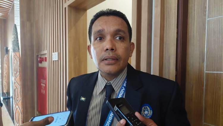 Wakil Ketua Asprov PSSI Papua, Rocky Bebena. Copyright: © Sudjarwo/INDOSPORT