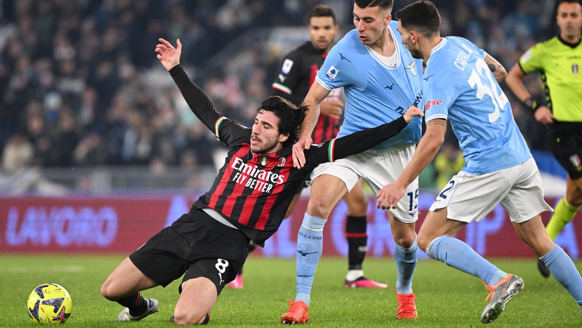 Pertandingan pekan ke-19 Liga Italia (Serie A) 2022-2023 antara Lazio vs AC Milan, Rabu (25/1/23) berakhir dengan kemenangan telak 4-0 untuk tim tuan rumah. REUTERS/Alberto Lingria Copyright: © REUTERS/Alberto Lingria