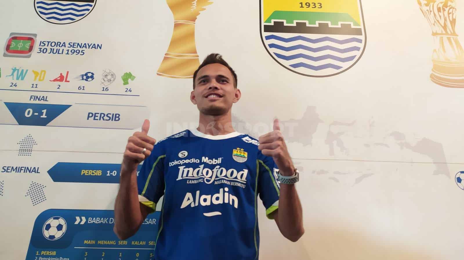 Rezaldi Hehanusa mengaku senang bisa bergabung dengan tim Persib Bandung untuk mengarungi putaran kedua kompetisi Liga 1 2022-2023. Copyright: © Arif Rahman/INDOSPORT