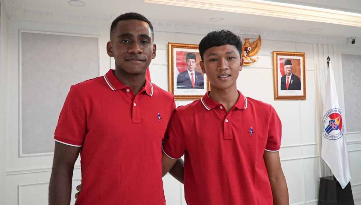 M. Iqbal Gwijangge dan Eriko Sulastiano, pemain muda Indonesia yang meraih beasiswa PSSI ke Hungaria. (Foto: PSSI) Copyright: © PSSI
