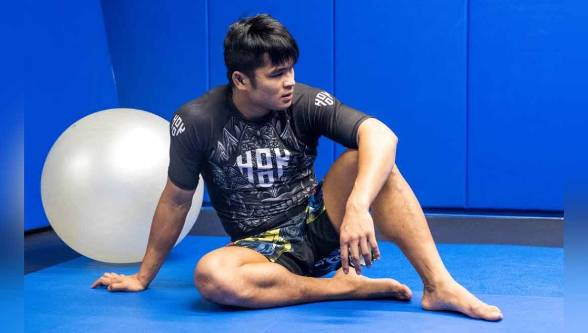 Petarung MMA Indonesia, Jeka Saragih masih mencari lawan baru usai dua rivalnya putuskan mundur jelang UFC Vegas 82. (Foto: Mola) Copyright: © Mola