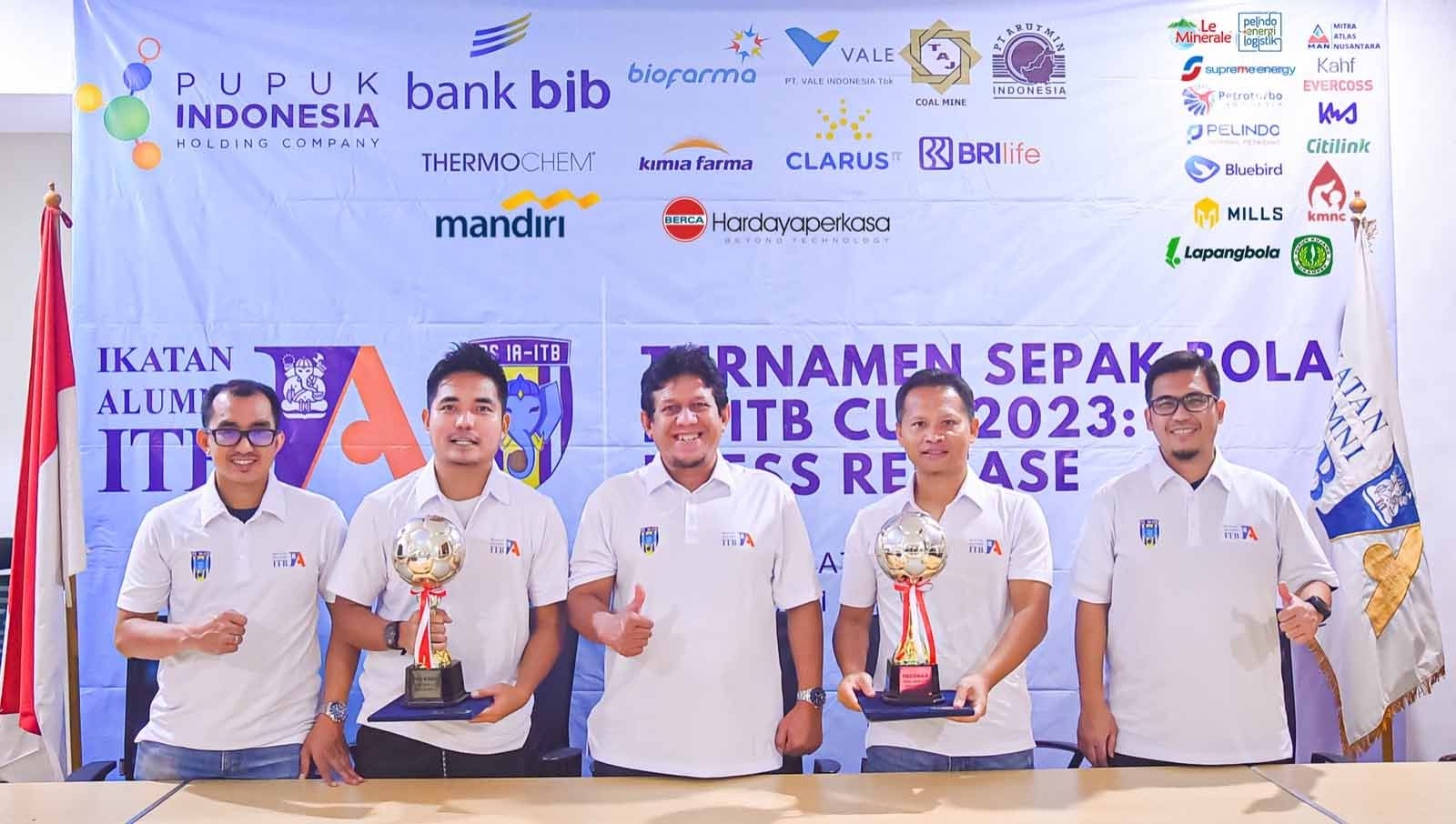 Turnamen Sepak Bola IA-ITB Cup 2023 diselenggarakan pada tanggal 4 Februari sampai dengan 12 Maret 2023 di Lapangan C Senayan, Jakarta. (Foto: IA-ITB) Copyright: © IA-ITB
