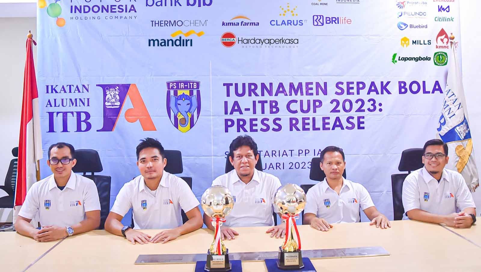 Turnamen Sepak Bola IA-ITB Cup 2023 akan diselenggarakan pada tanggal 4 Februari sampai dengan 12 Maret 2023 di Lapangan C Senayan, Jakarta. (Foto: IA-ITB) Copyright: © IA-ITB