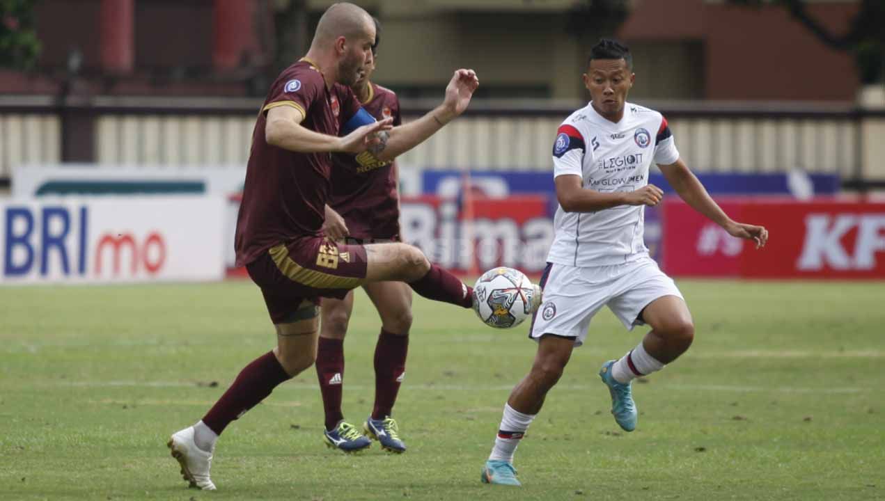 Pertandingan Liga 1 antara Arema FC vs PSM Makassar di Stadion PTIK, Jakarta, Sabtu (03/02/23). Copyright: © Herry Ibrahim/INDOSPORT