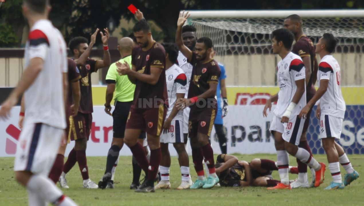 Pertandingan Liga 1 antara Arema FC vs PSM Makassar di Stadion PTIK, Jakarta, Sabtu (03/02/23). Copyright: © Herry Ibrahim/INDOSPORT