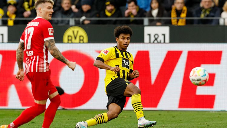 Pertandingan Borussia Dortmund vs SC Freiburg di Liga Jerman. Copyright: © REUTERS/Piroschka Van De