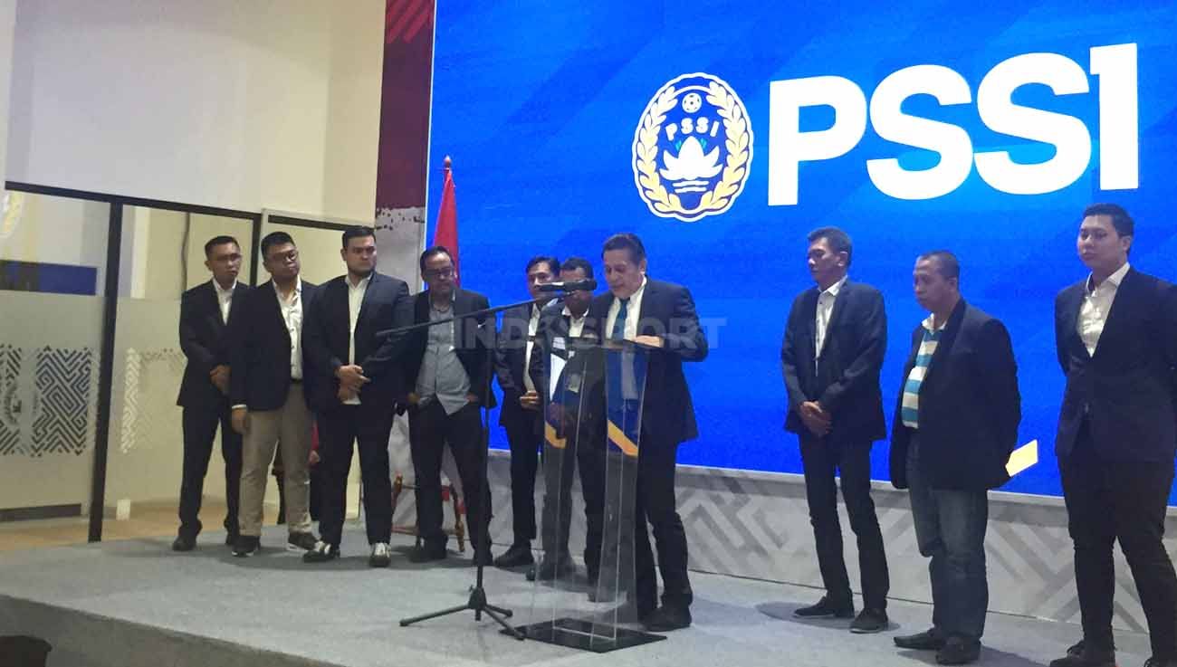 Komite Banding Pemilihan mengumumkan 5 Calon Tetap Ketum dan 16 calon Waketum PSSI 2023-2027. Copyright: © Petrus Manus Da' Yerimon/INDOSPORT