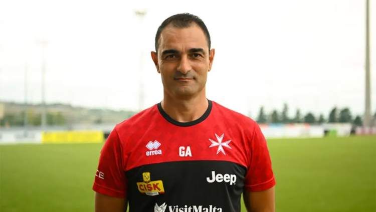 Mantan penyerang Timnas Malta, Gilbert Agius, resmi menjadi pelatih PSIS Semarang Copyright: © PSIS Semarang.