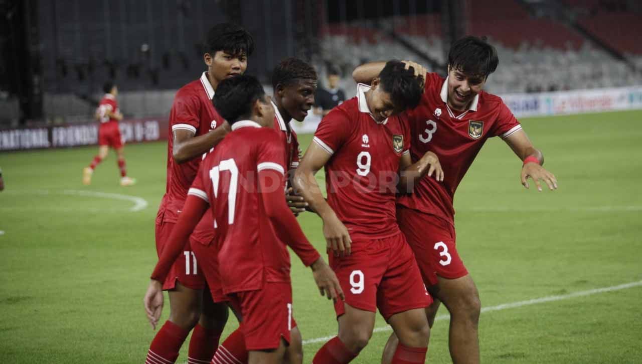 Selebrasi gol keempat Timnas Indonesia U-20 yang dicetak Hokky Caraka. Copyright: © Herry Ibrahim/INDOSPORT