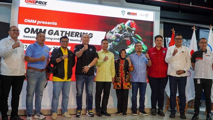 PT OnePrix Motorsport Management (OMM) sebagai penyelenggara Kejurnas Balap Motor OnePrix 2023. Copyright: © OnePrix