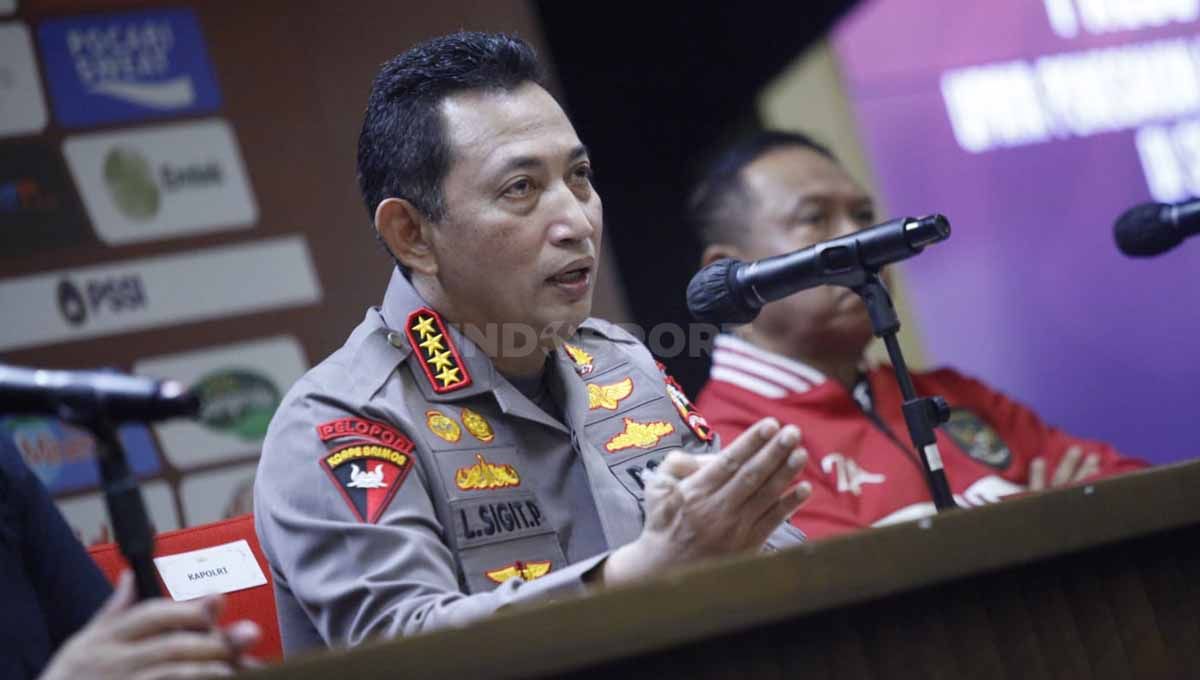 Kapolri Sigit Listyo Prabowo pada acara presconference Penegakan Hukum Match Fixing di Media Center GBK, Minggu (19/02/23). Copyright: © Herry Ibrahim/INDOSPORT