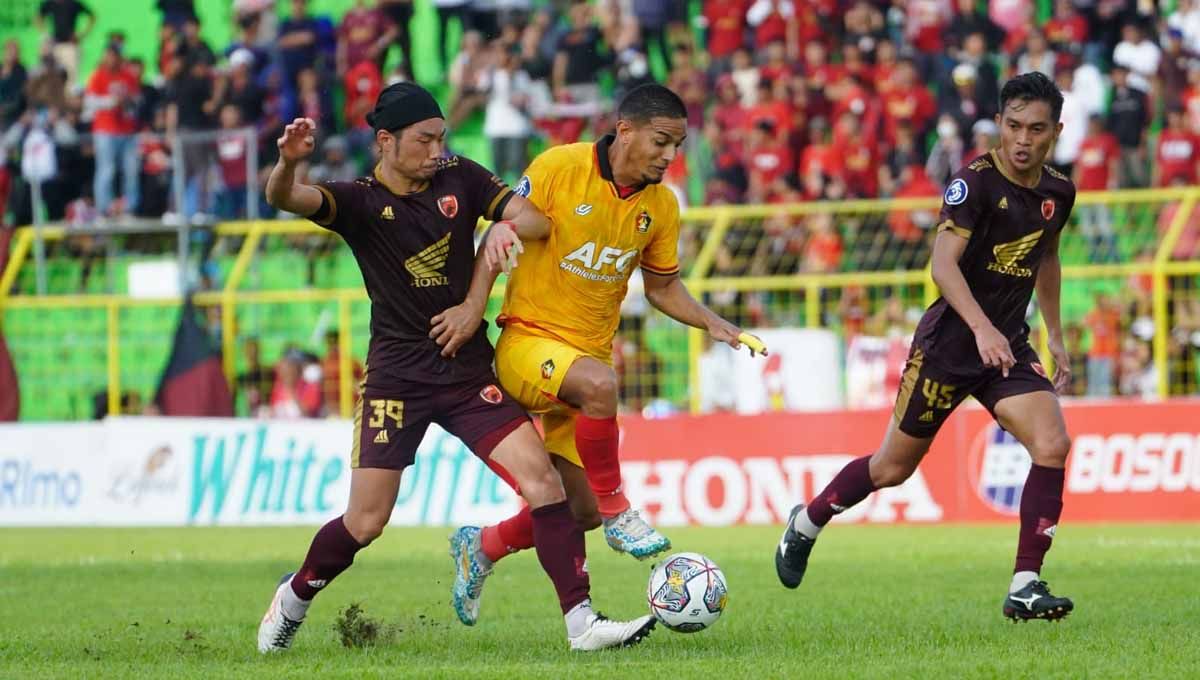 Laga BRI Liga 1 antara PSM Makassar vs Persik Kediri di Stadion Gelora B.J. Habibie, Minggu (19/02/23). (Foto: MO Persik Kediri) Copyright: © MO Persik Kediri
