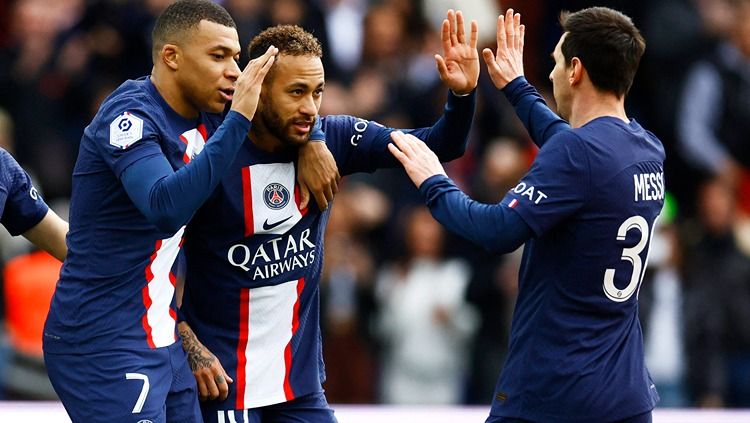 Trio MNM atau trio Kylian Mbappe, Neymar, dan Lionel Messi di laga PSG vs Lille. Foto: REUTERS/Sarah Meyssonnier. Copyright: © REUTERS/Sarah Meyssonnier