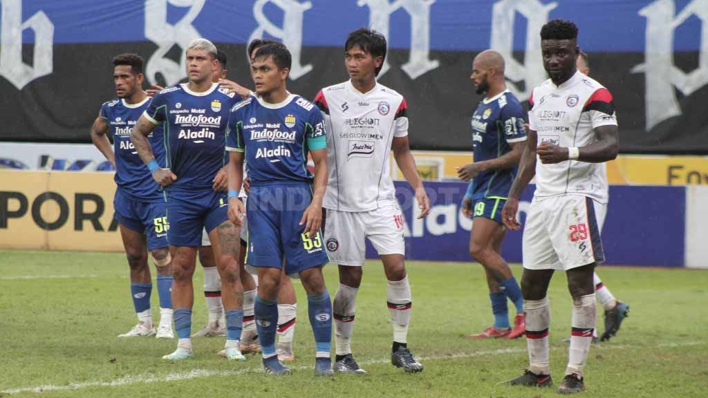 Pertandingan Persib Bandung vs Arema FC, pada pekan ke-26 Liga 1 2022-2023 di Stadion Pakansari, Bogor, Kamis (23/02/23). Copyright: © Arif Rahman/INDOSPORT