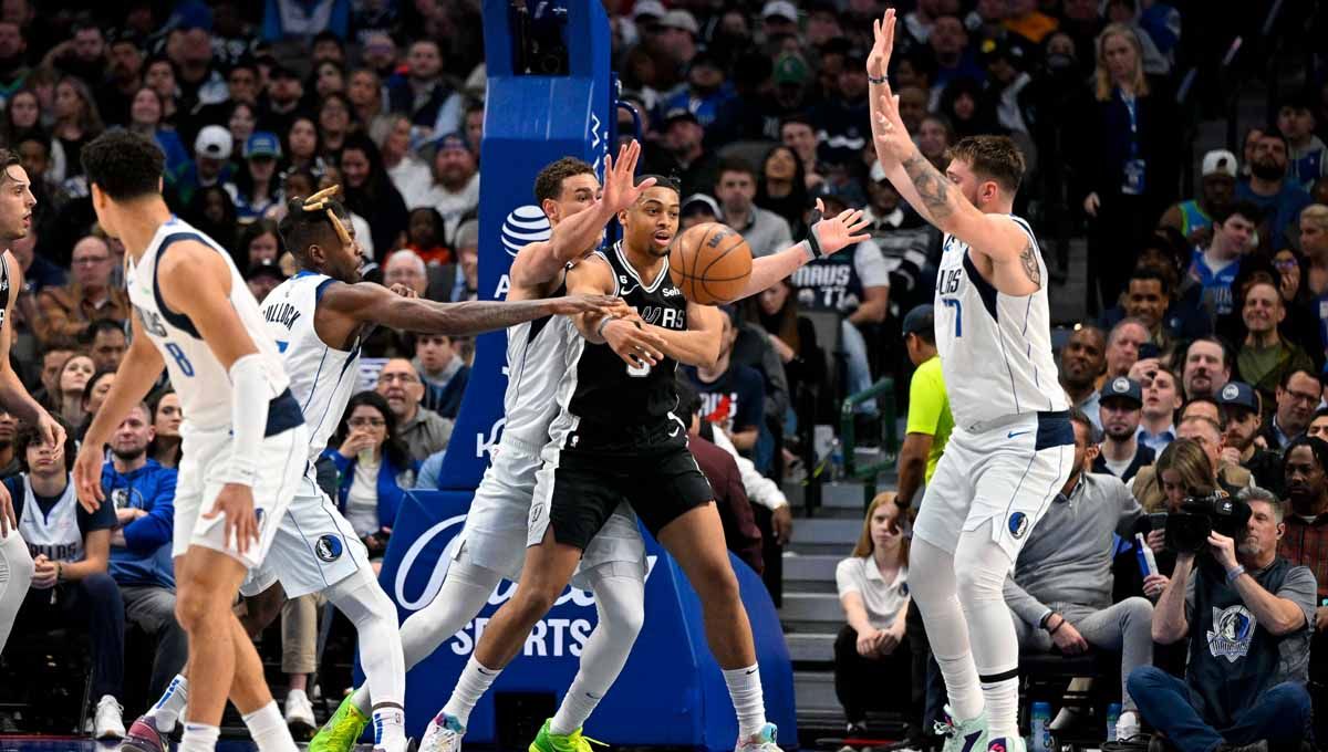Pertandingan NBA antara Dallas Mavericks vs San Antonio Spurs. (Foto: REUTERS/Jerome Miron) Copyright: © REUTERS/Jerome Miron