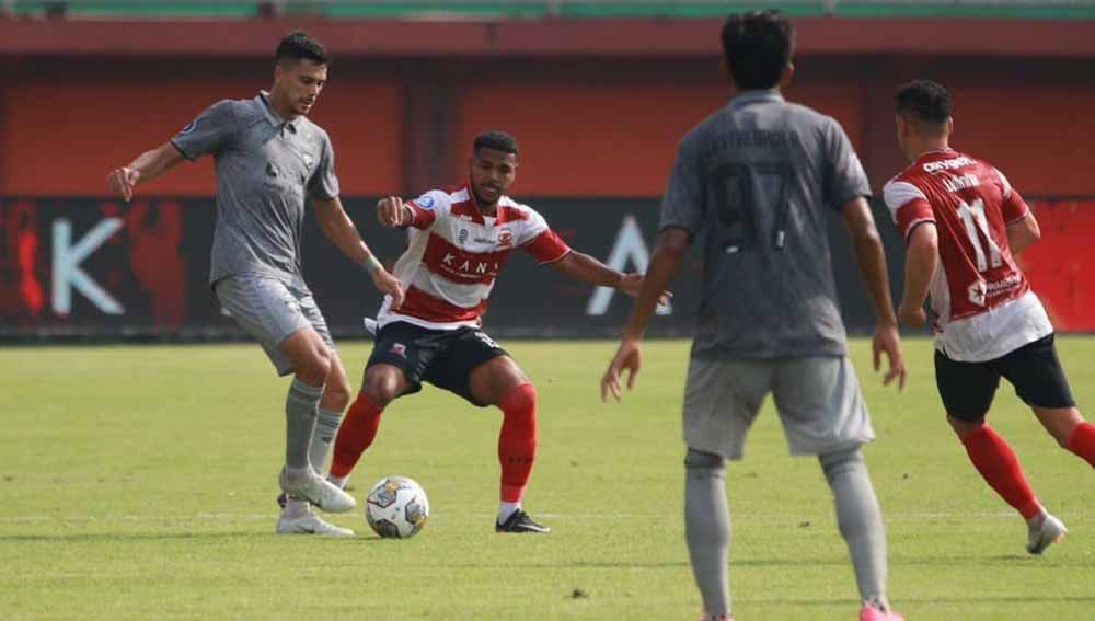 Pertandingan Liga 1 antara Madura United vs Borneo FC di Gelora Madura Ratu Pamelingan, (Pamekasan), Jumat (03/03/23). (Foto: MO Madura United) Copyright: © MO Madura United